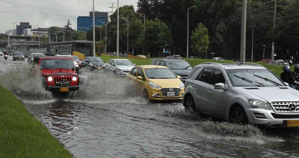 Inundaciones en Bogotá: fuertes lluvias las provocan en diferentes puntos