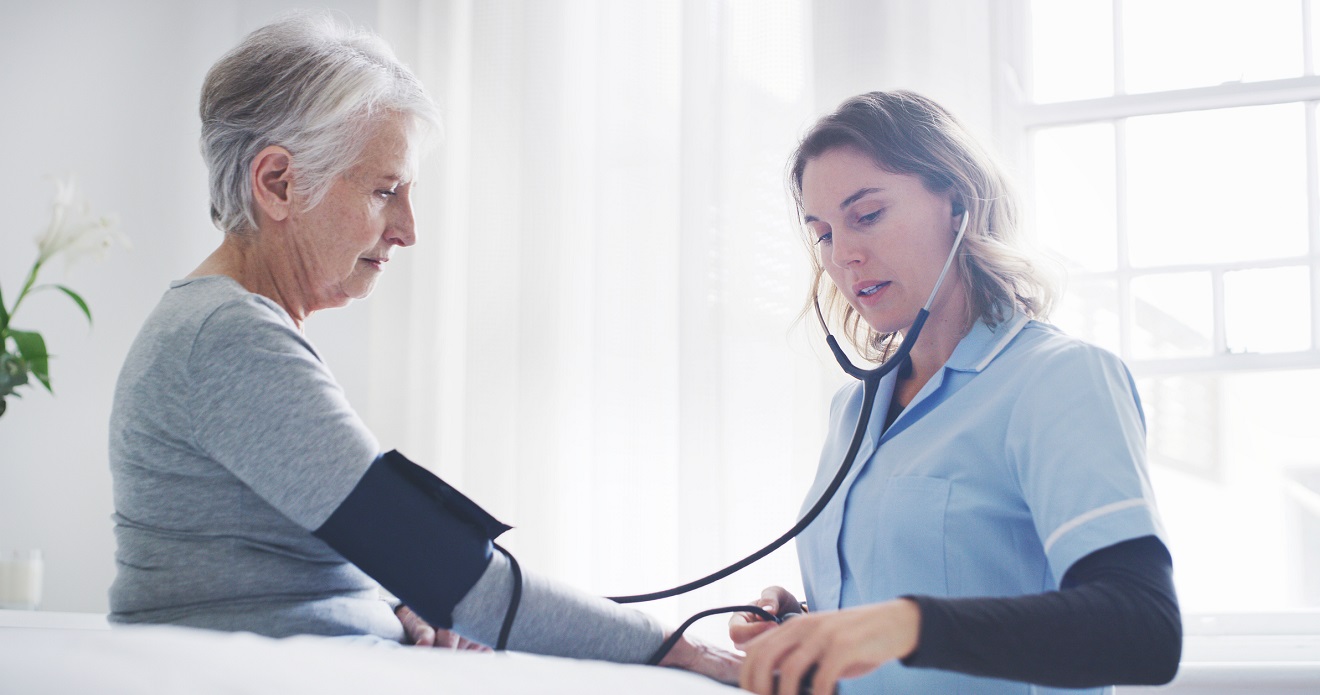 La hipertensión puede causar serios inconvenientes de salud, especialmente afectar el corazón.