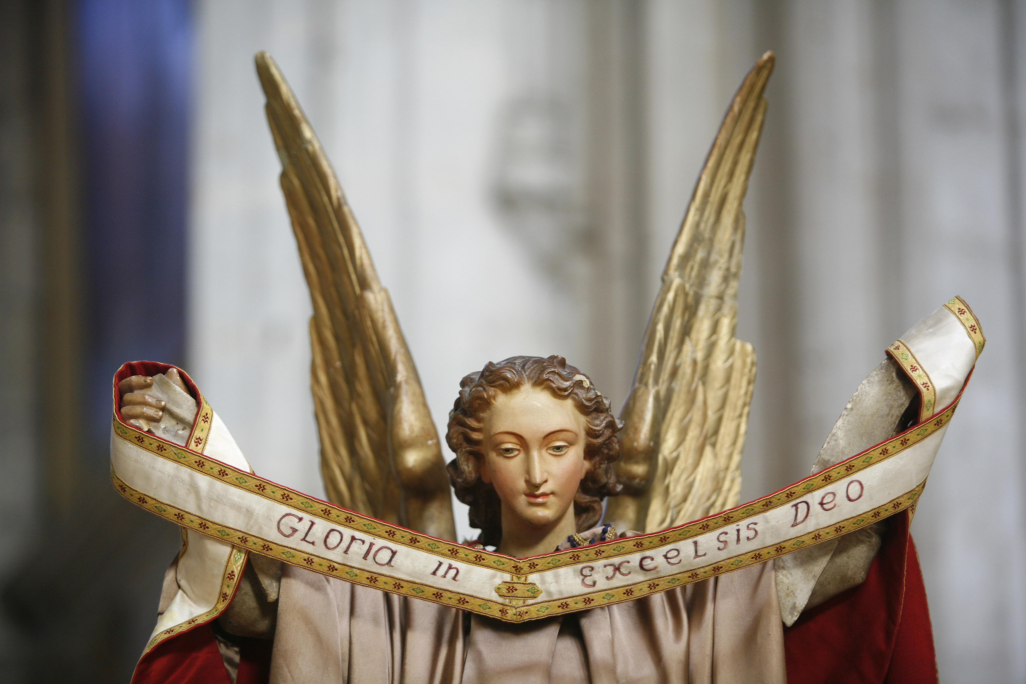 Las Sagradas Escrituras describen historias en las cuales estos ángeles se manifestaron.