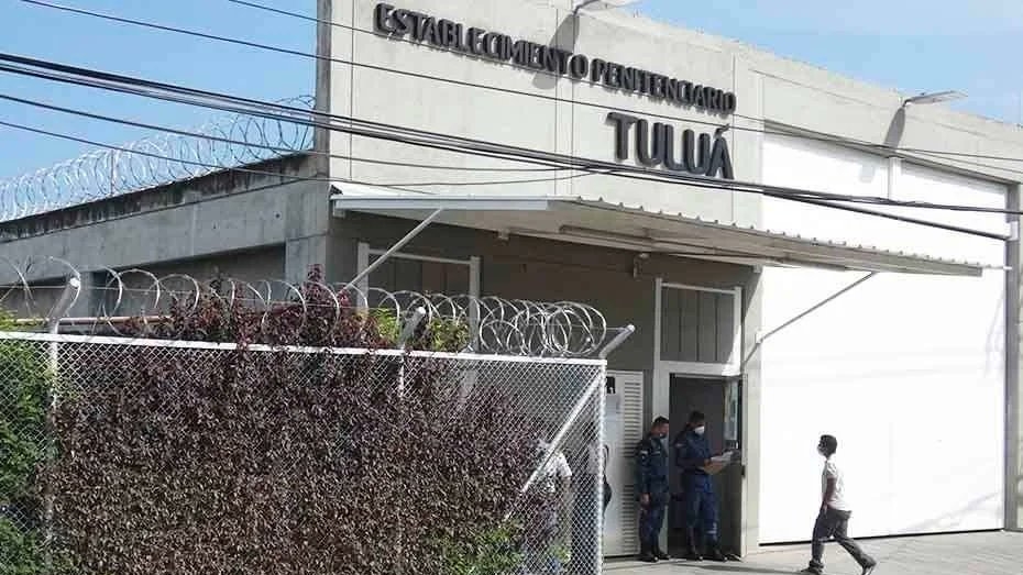 Intento de fuga deja casi 50 muertos en cárcel de tuluá