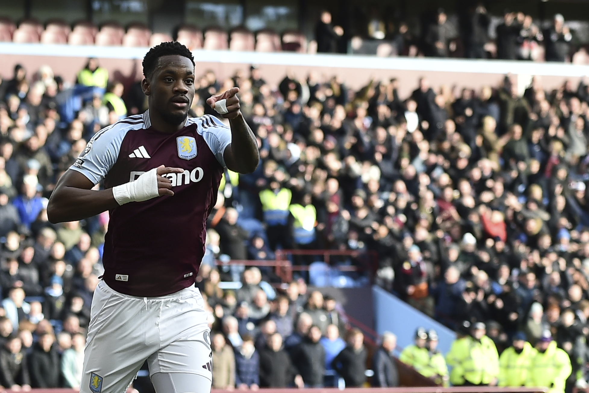 Jhon Jader Durán, delantero del Aston Villa