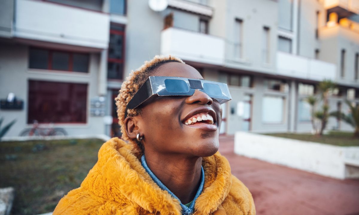 Lo que no se debe hacer durante el eclipse solar.