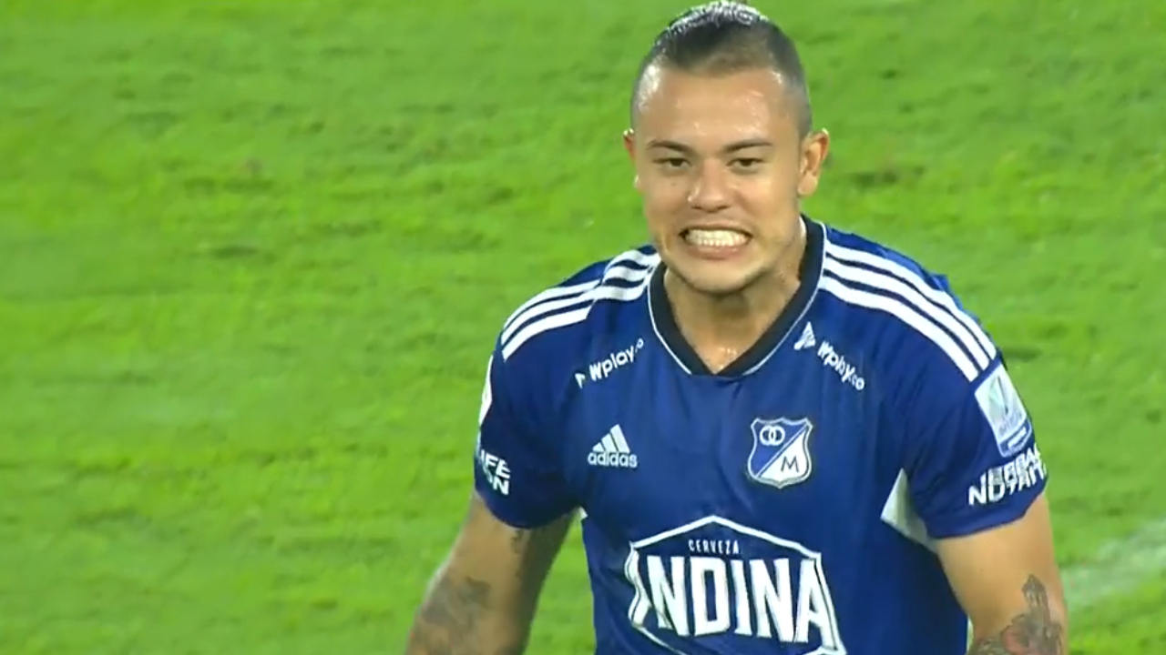 Leo Castro salió haciendo gestos del partido ante Junior