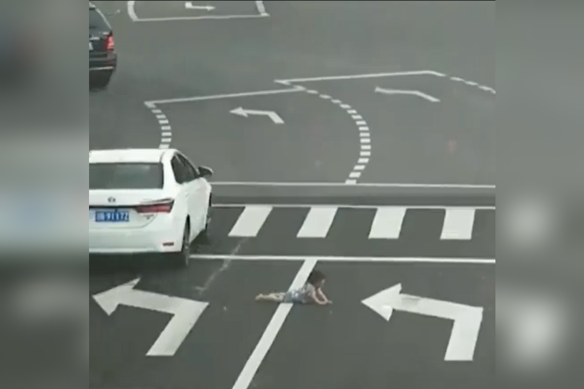 La menor de edad resultó con heridas leves por la caída.