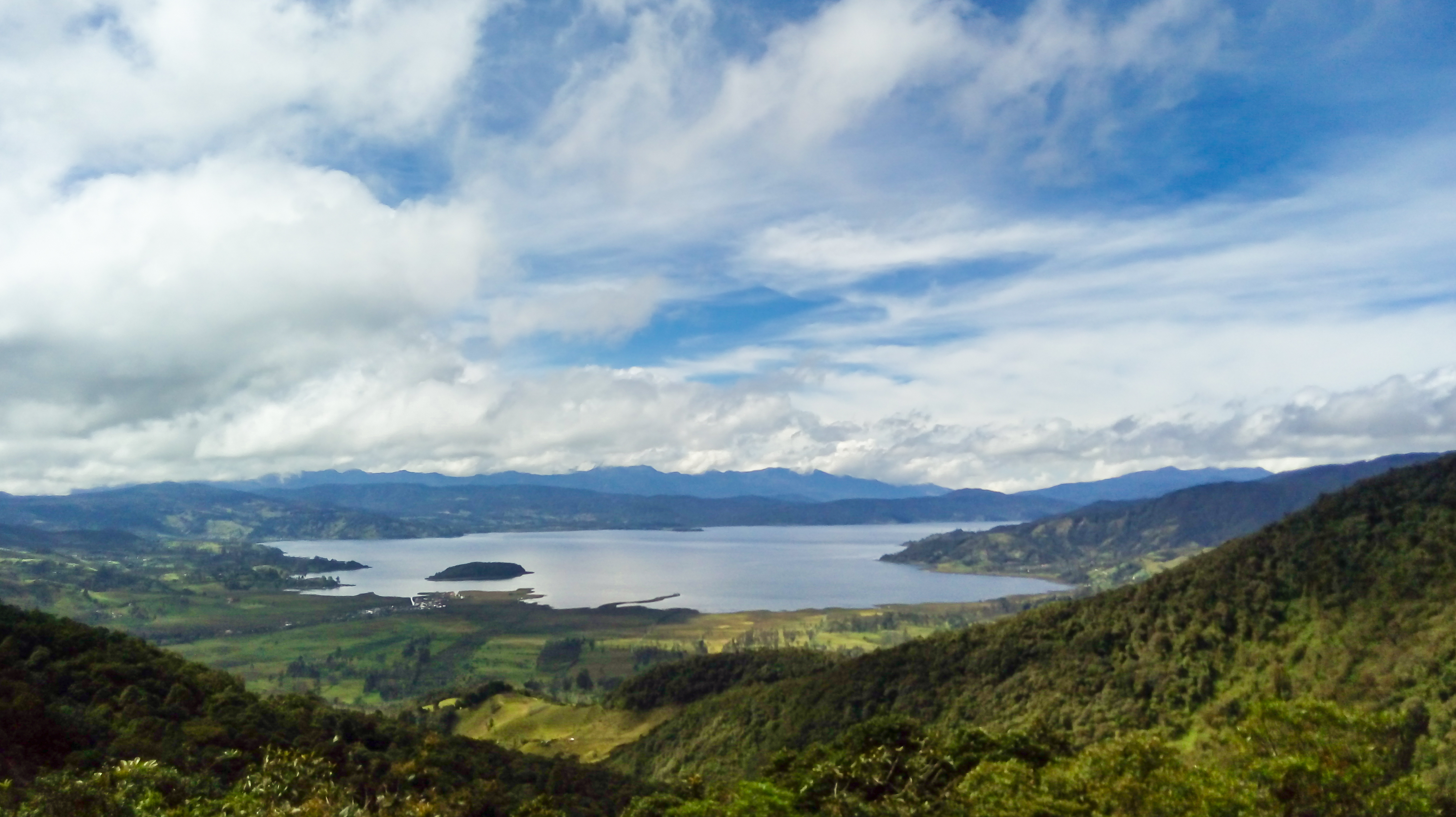 La laguna La Cocha es uno de los atractivos naturales y turísticos más importantes de Nariño.