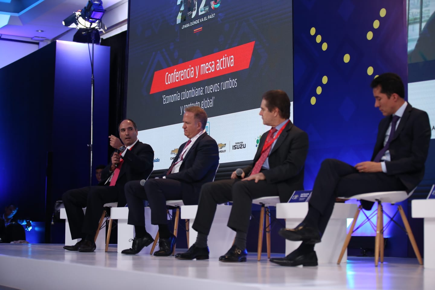 ECONOMIA COLOMBIANA NUEVOS RUMBOS