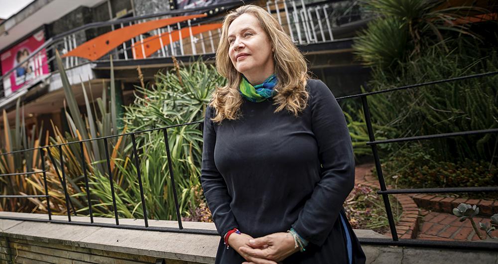 Nacida en Popayán, Alejandra Borrero, hoy de 60 años, estudió Teatro en la Universidad del Valle y aprendió a actuar para cine y televisión al lado de los integrantes del Grupo Caliwood.