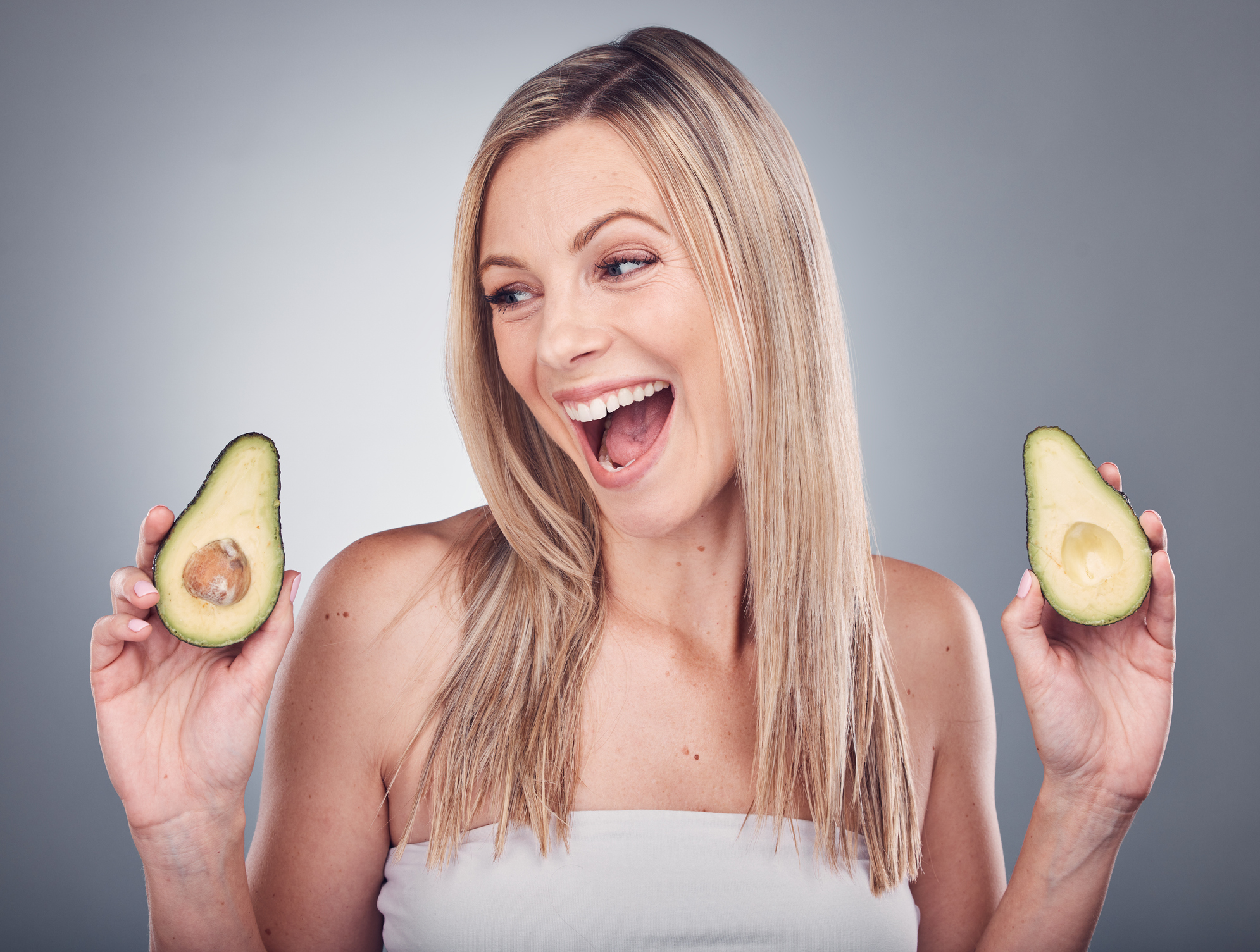 El aguacate es uno de los productos naturales más nutritivos para el cabello.