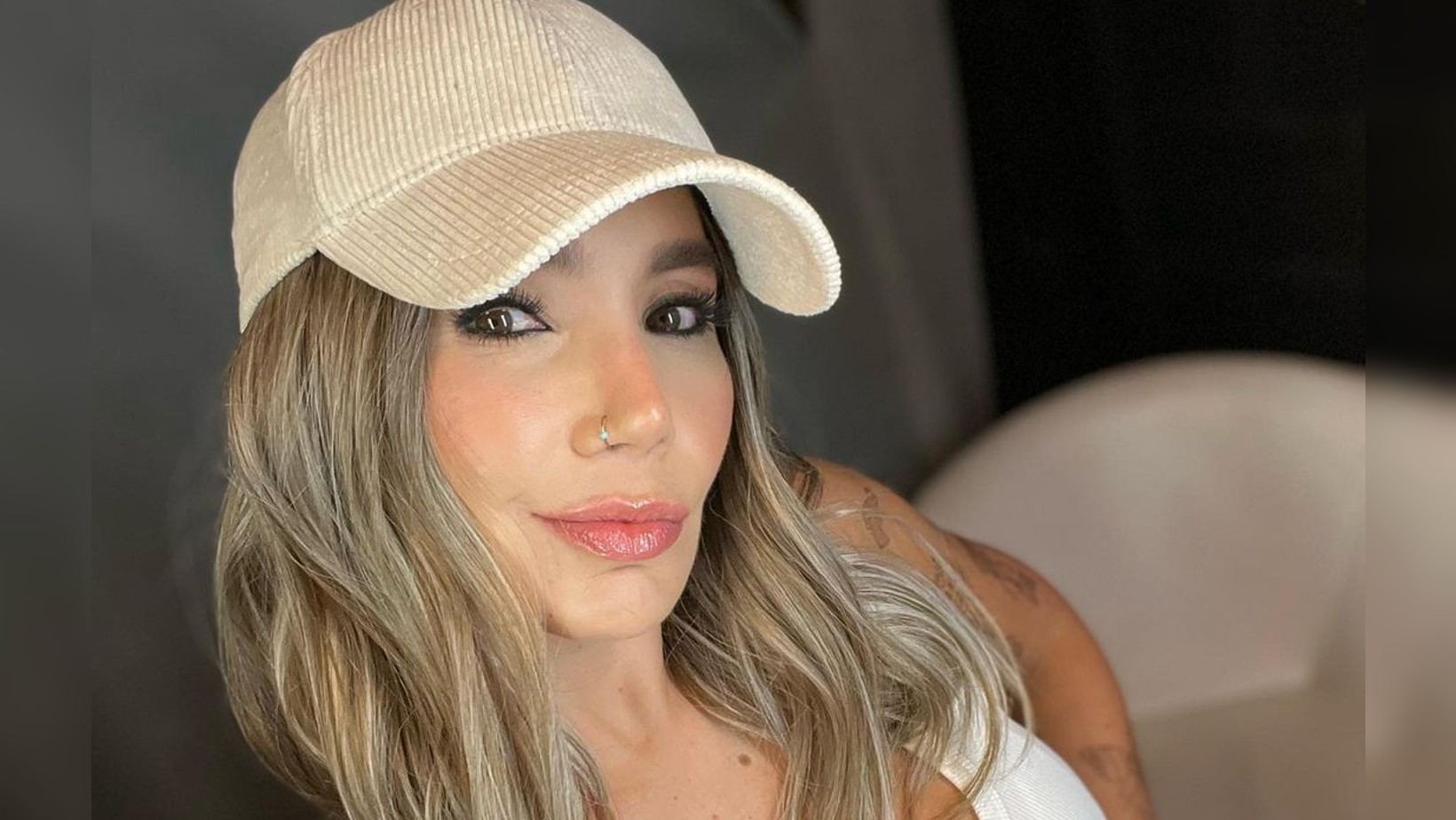 Sin ropa interior? Paola Jara lució su cuerpazo con enterizo