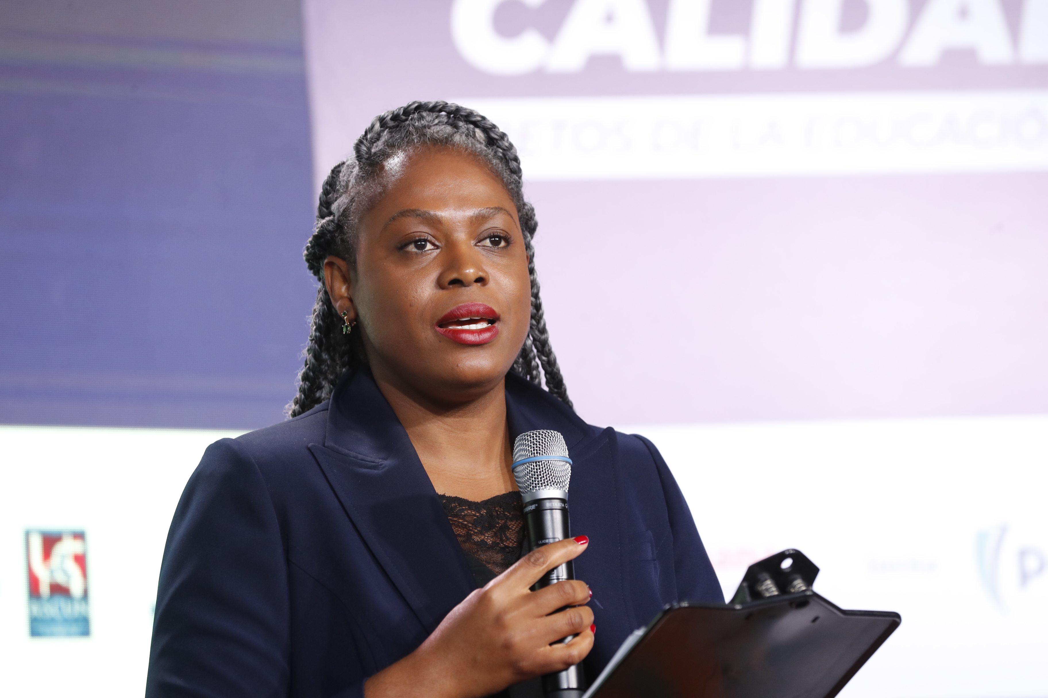 Ministra de Educación Nacional Aurora Vergara