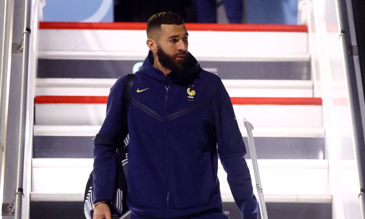 Soccer Football - FIFA World Cup Qatar 2022 Arrival - France team arrives in Doha - Hamad International Airport, Doha, Qatar - November 16, 2022 France's Karim Benzema arrives in Doha for the FIFA World Cup Qatar 2022 REUTERS/Hannah Mckay