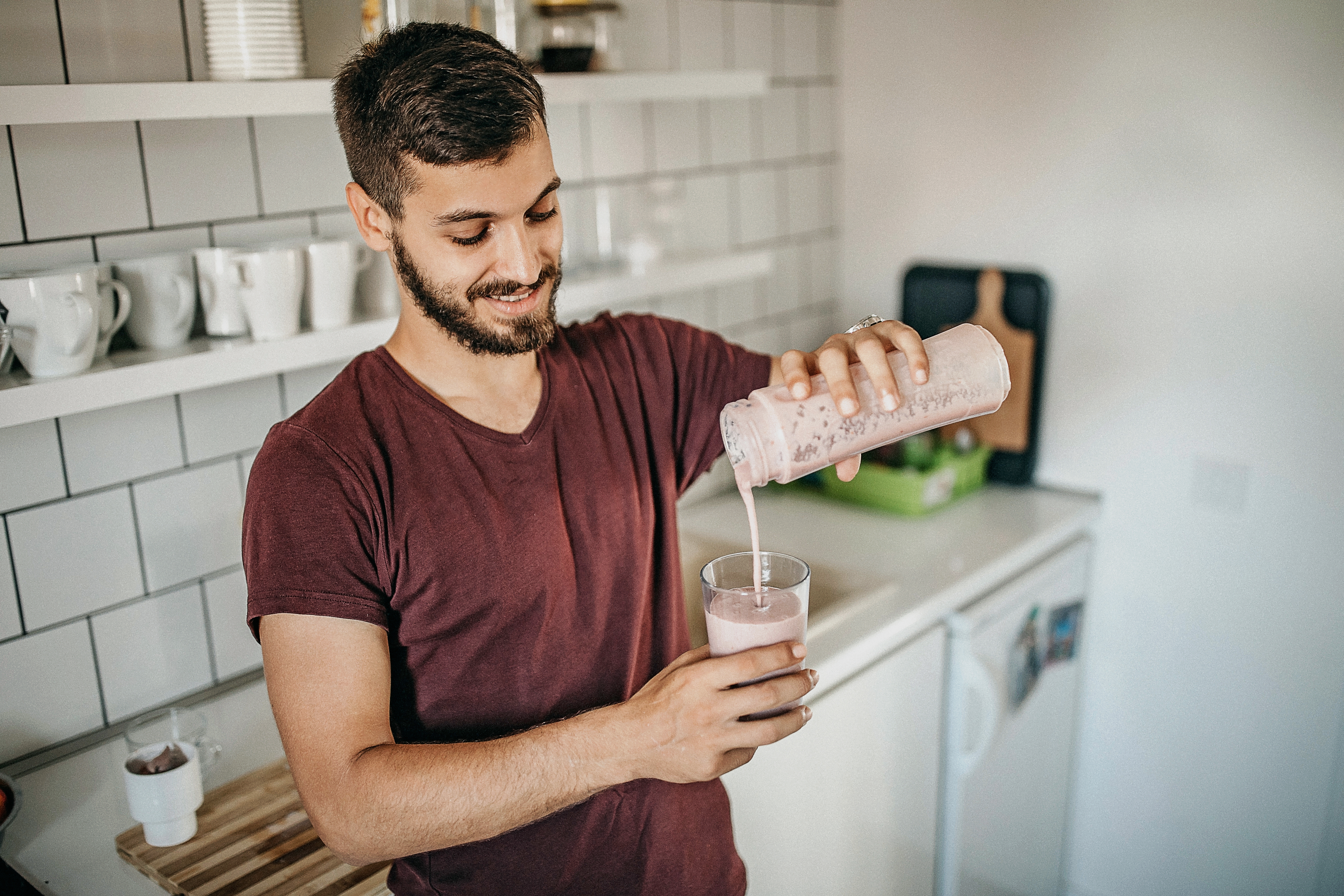 Hay combinaciones que se pueden preparar en batidos para potenciar el incremento de la masa muscular. Foto: Getty Images.