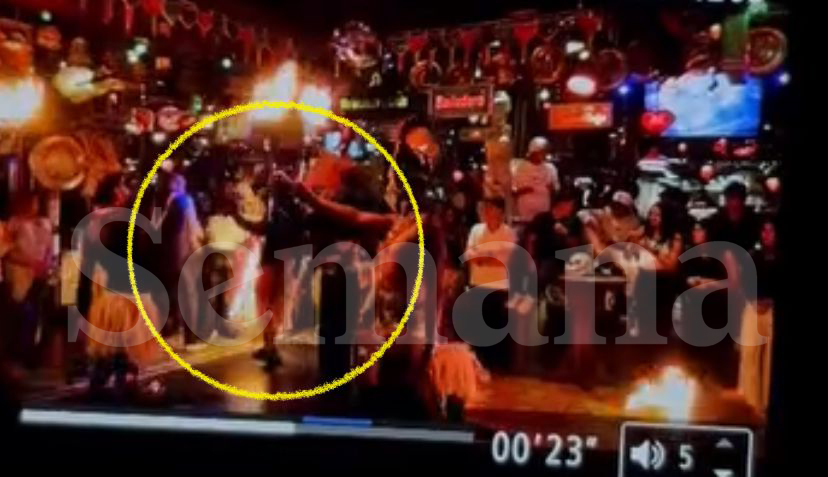 Bailarina en llamas, en Andrés Carne de Res