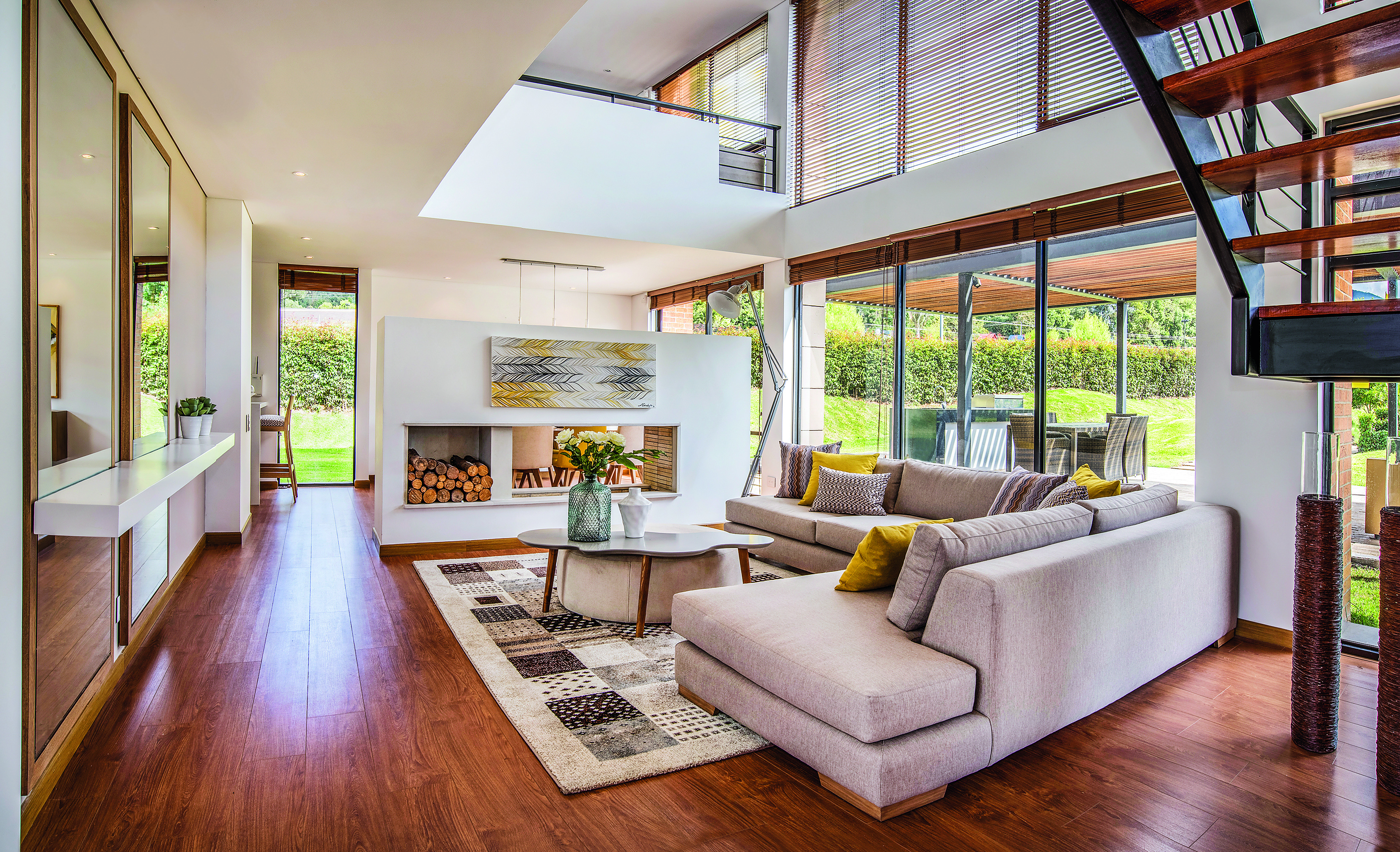 Las casas tienen un área construida desde 211 hasta 292 metros cuadrados, y lotes desde 856 hasta 1.764 metros cuadrados.