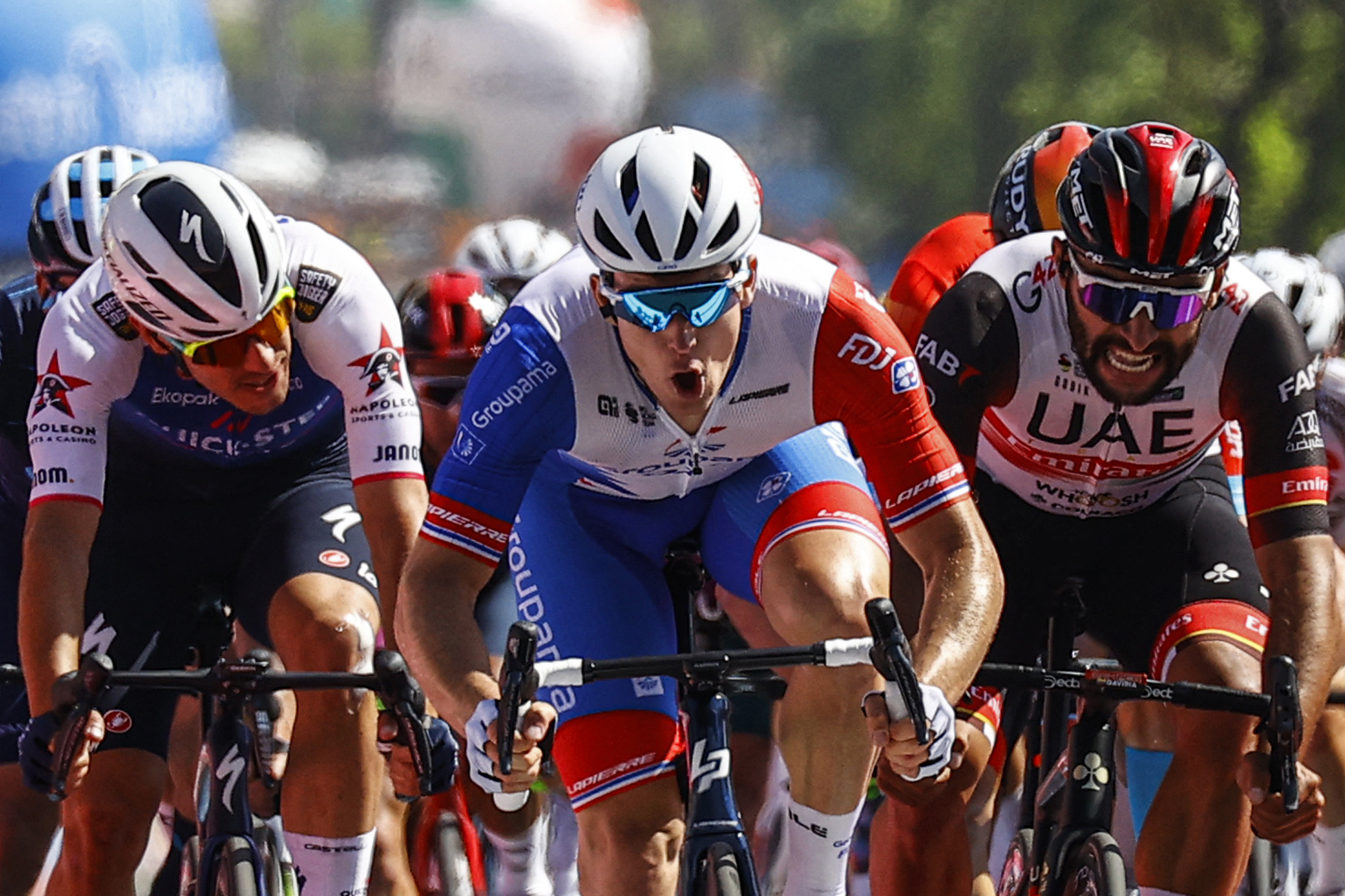 Arnaud Démare ganador del embalaje en la etapa 5