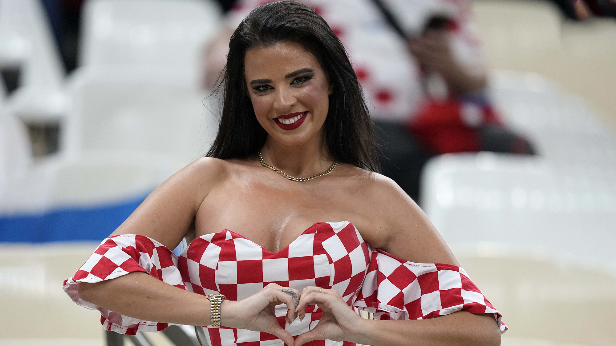 Ivana Knoll, la sexy hincha de Croacia, pone a temblar a varios jugadores:  asegura que le escribieron mensajes durante Qatar 2022