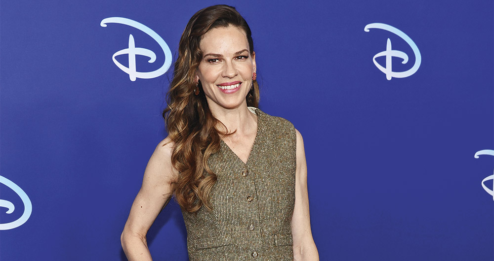 Hilary Swank anunció su embarazo de gemelos a los 48 años.