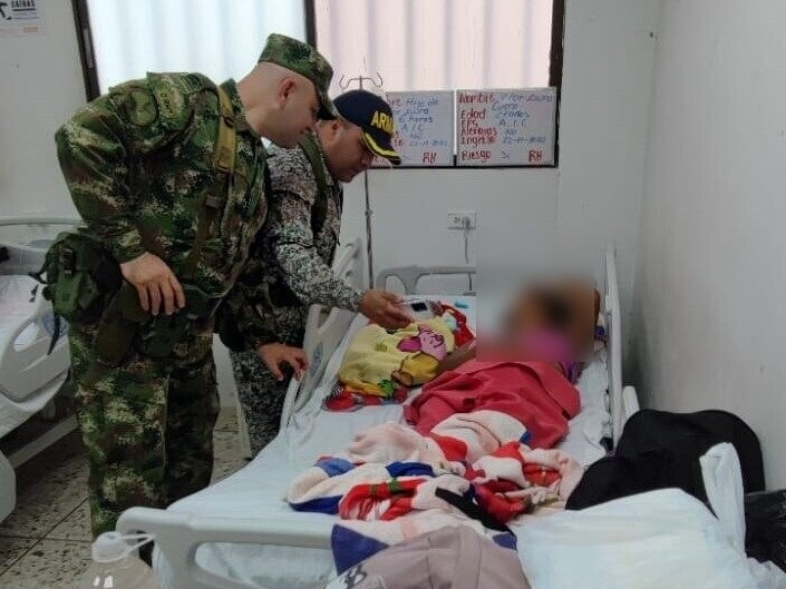 La mujer recibió atención médica en un hospital de Guapi, Cauca.