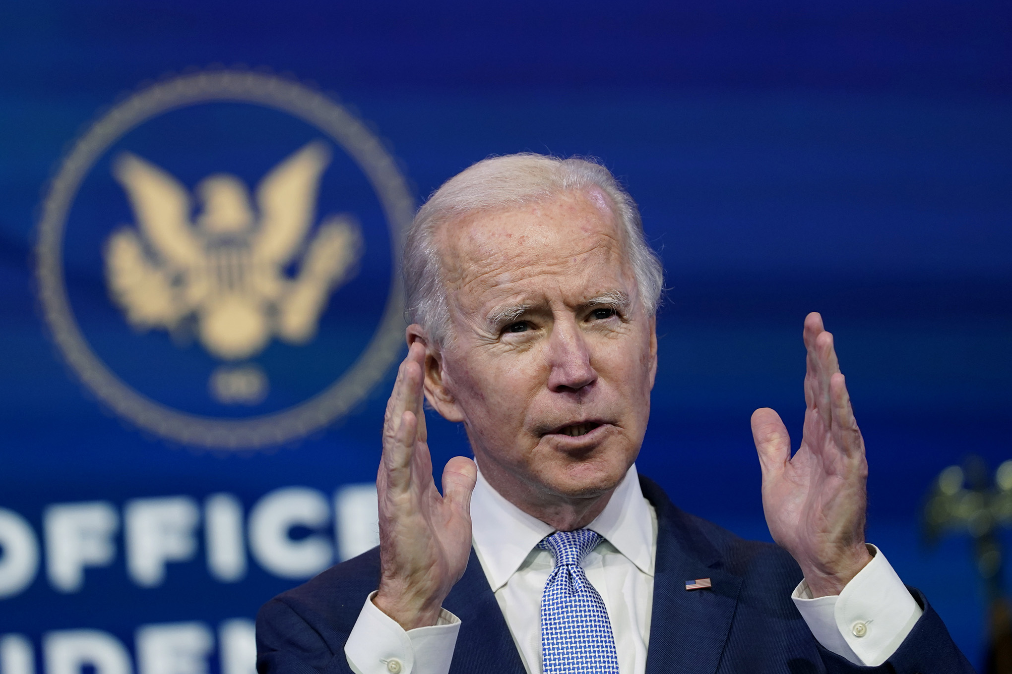 En esta fotografía de archivo del 6 de enero de 2021, el presidente electo Joe Biden habla en el teatro The Queen en Wilmington, Delaware (AP Photo / Susan Walsh)