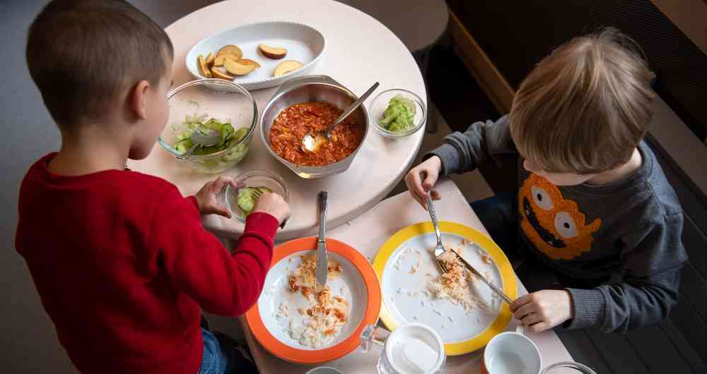 Hay una epidemia que está agravando el coronavirus y es que comemos comida de baja calidad”