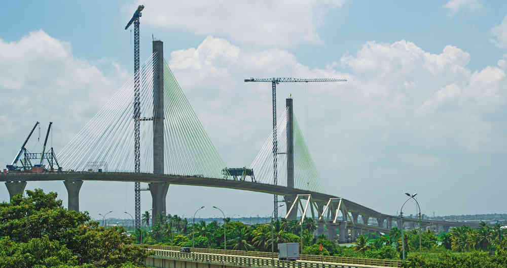 33.000 toneladas de acero se utilizaron en la obra. Esto equivale al peso de 4,5 torres Eiffel.