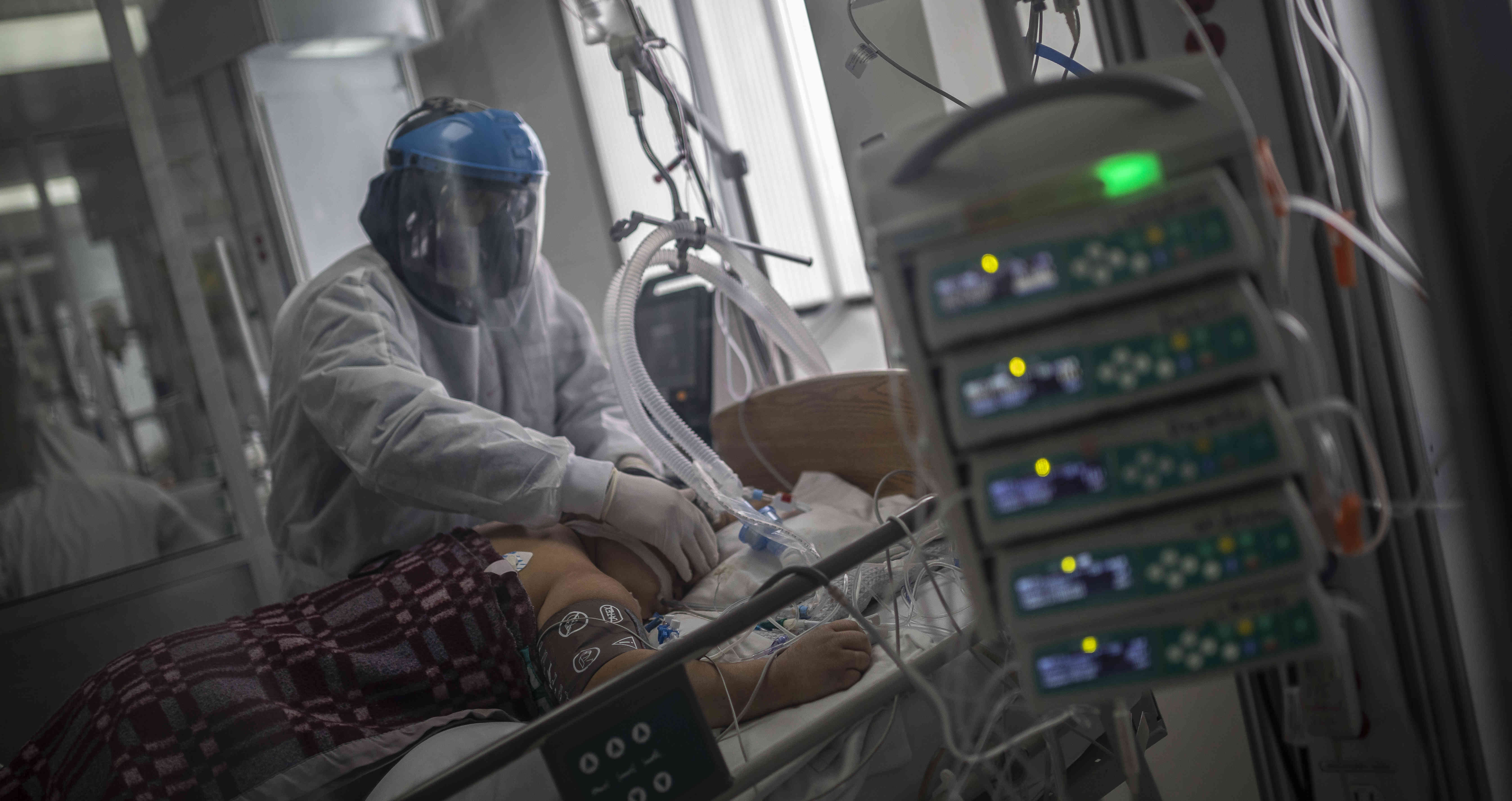 Murió la primera persona por reinfección de la Covid-19