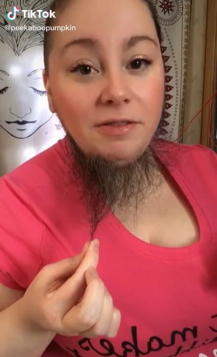 Captura de video TikTok @peekaboopumpkin