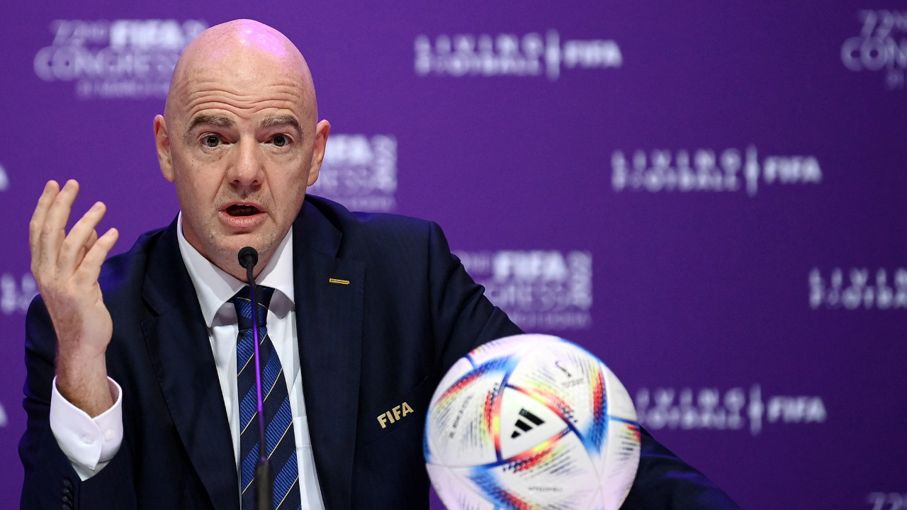 Gianni Infantino, presidente de la Fifa, se ha caracterizado por plantear cambios en el fútbol moderno