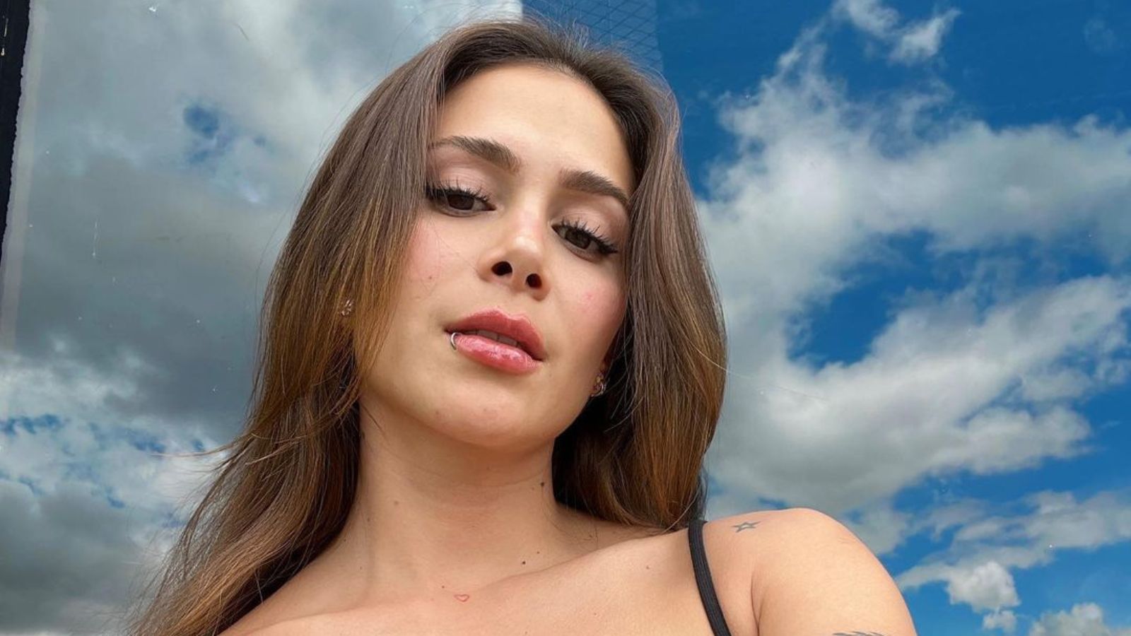 Video: Con jabón y desnuda Greeicy Rendón pone a volar a sus seguidores  cantando bajo la ducha