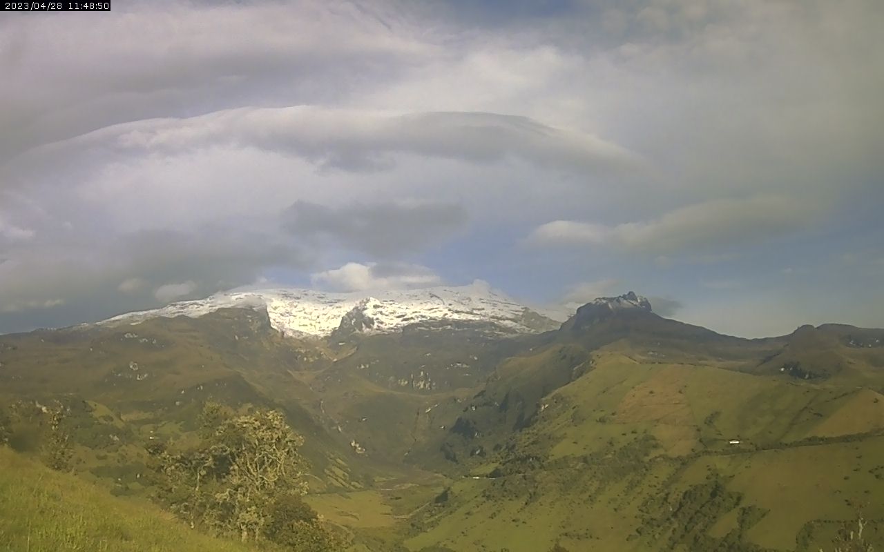El volcán sigue en nivel de actividad naranja