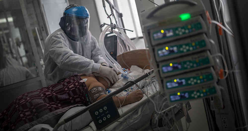 "No estamos lejos de tener que elegir entre quién va a UCI y quién no". 