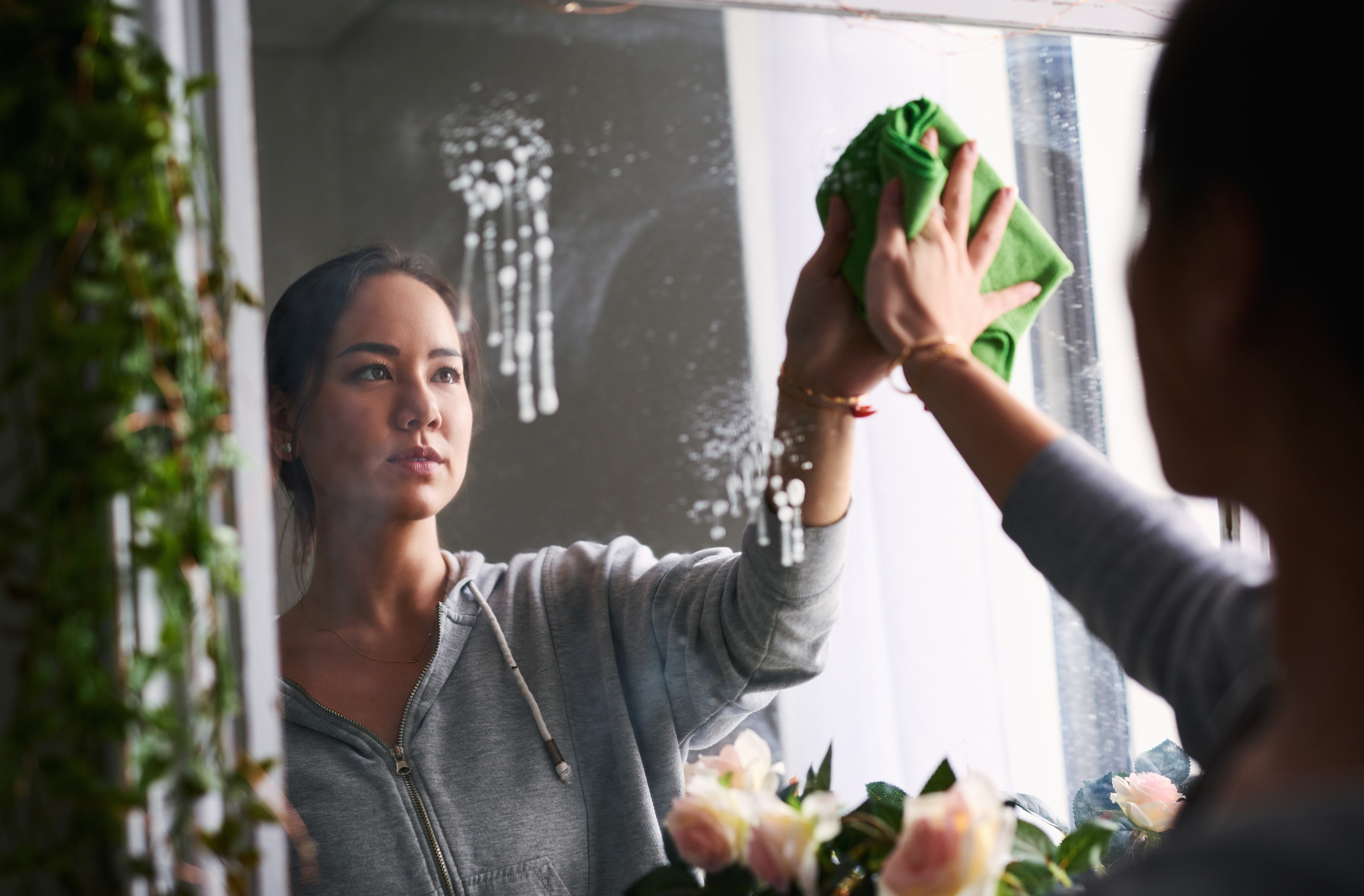 Conozca la forma correcta de limpiar el espejo.