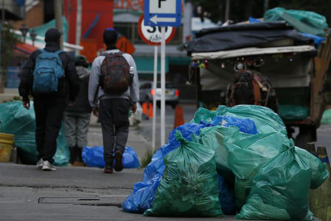 En la mañana la ciudad amaneció sin que se recogiera la basura.