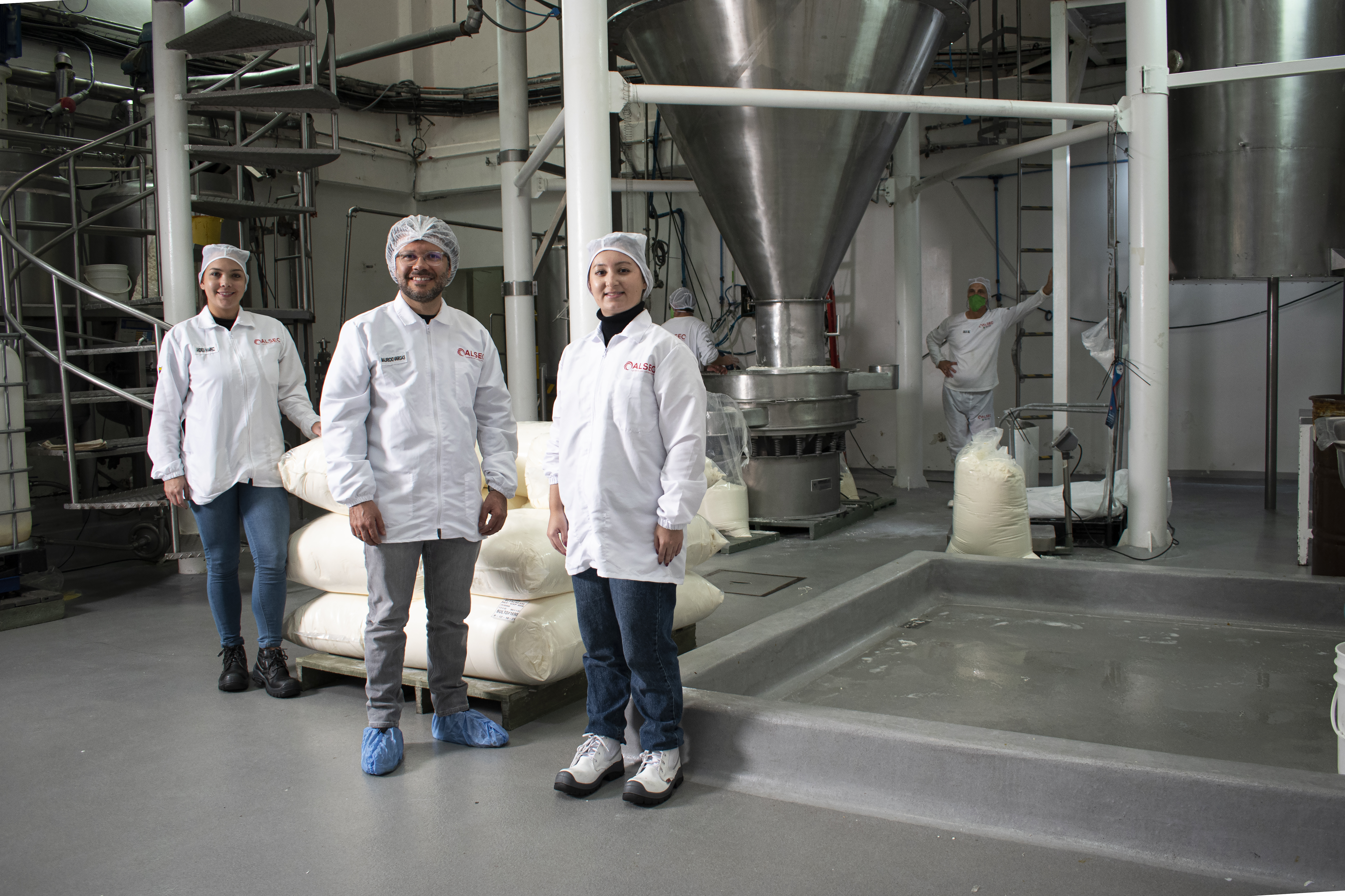 ANDREA RAMIREZ, MAURICIO VARGAS Y PREMIO INNOVACION SOCIAL 2021 MEDELLIN, MAYO 19 DE 2022FOTOGRAFA ALEXANDRA RUIZ POVEDA