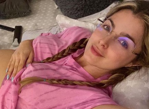 La presentadora mostró su barriguita a pocos días de dar a luz