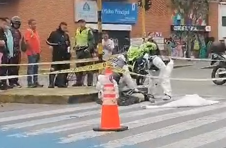 Las autoridades se trasladaron al punto para realizar el levantamiento del cuerpo.