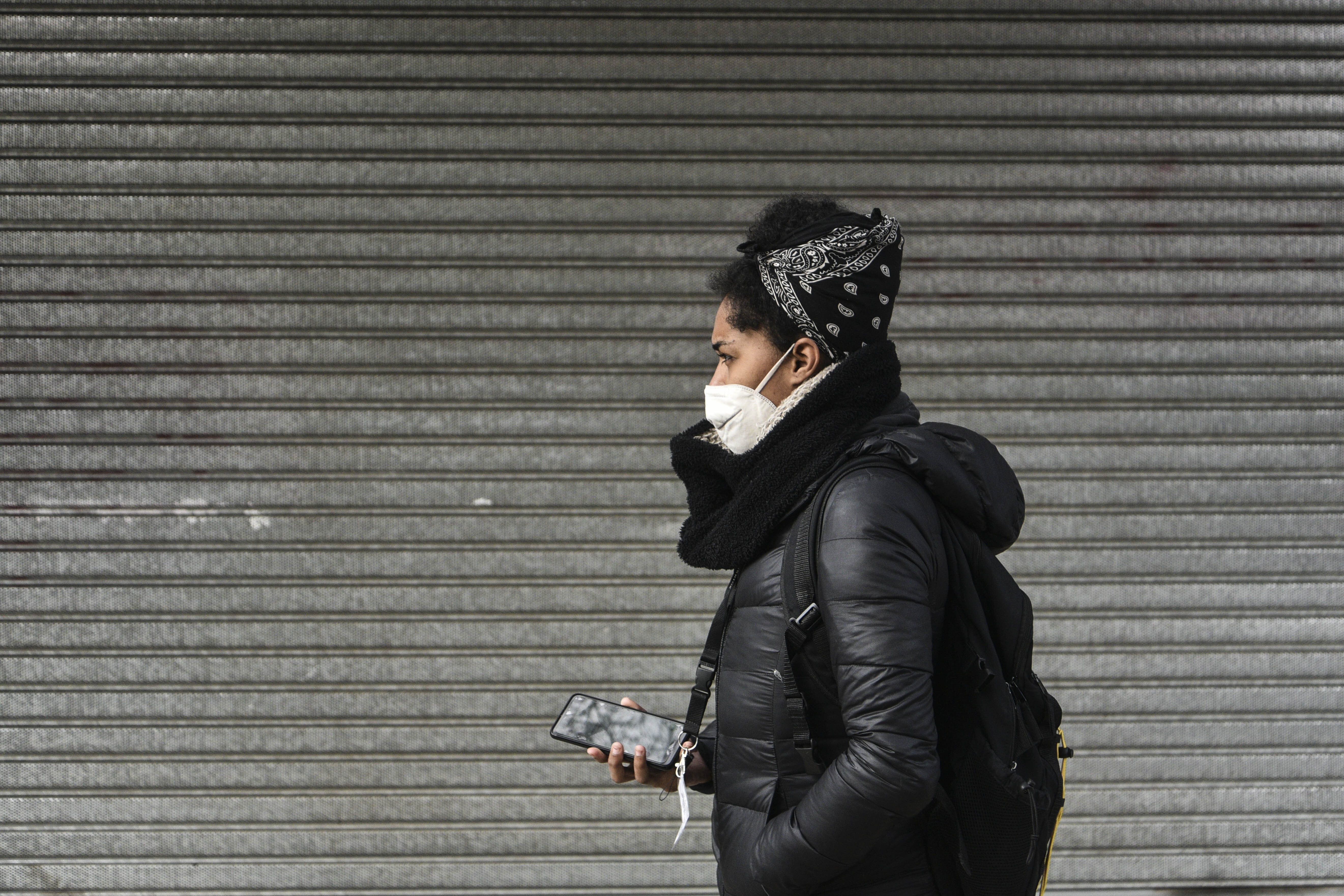 Una mujer con mascarilla en Viña del Mar
AGENCIAUNO / MIGUEL MOYA
(Foto de ARCHIVO)
31/8/2020
