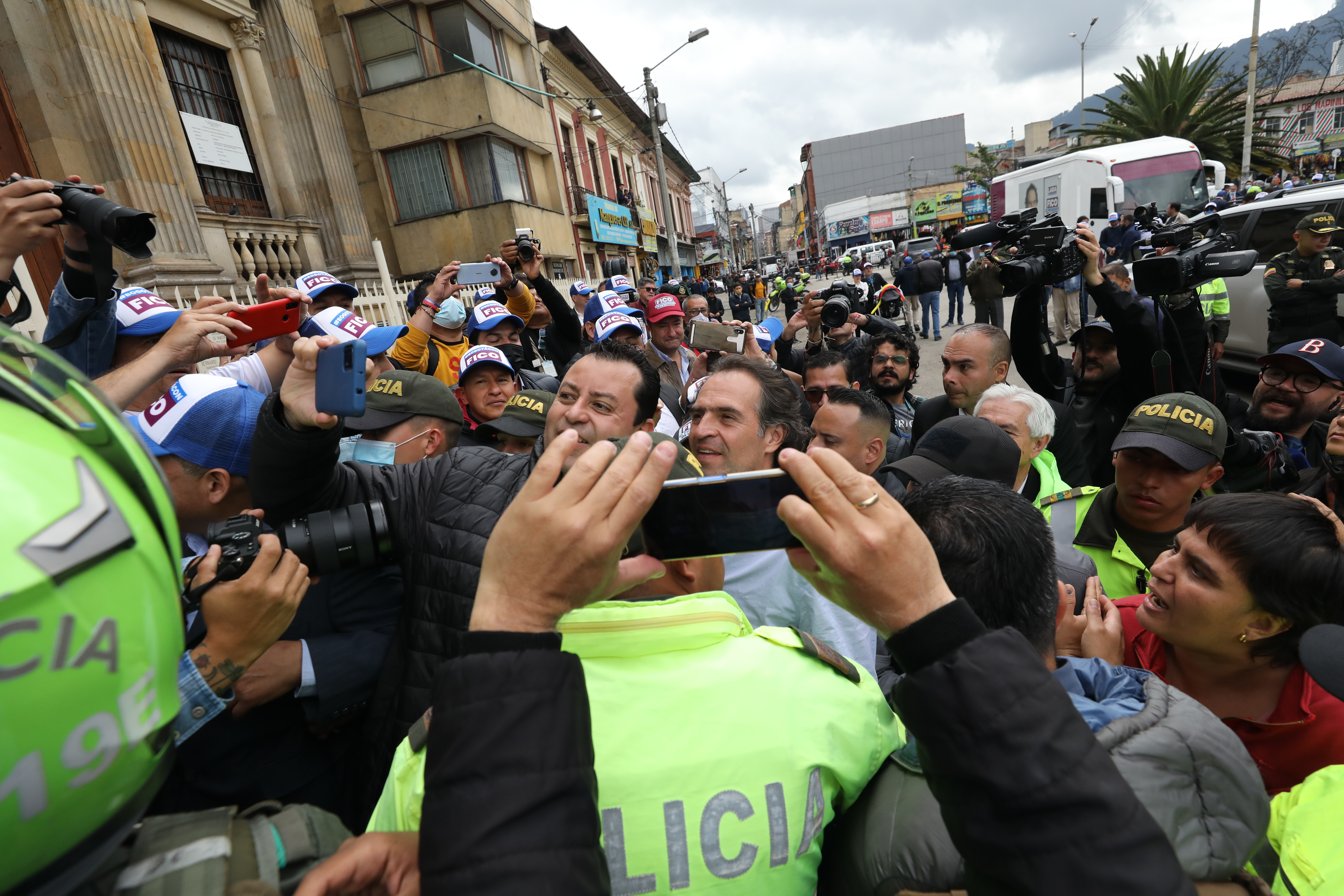 Federico Gutierrez en campaña