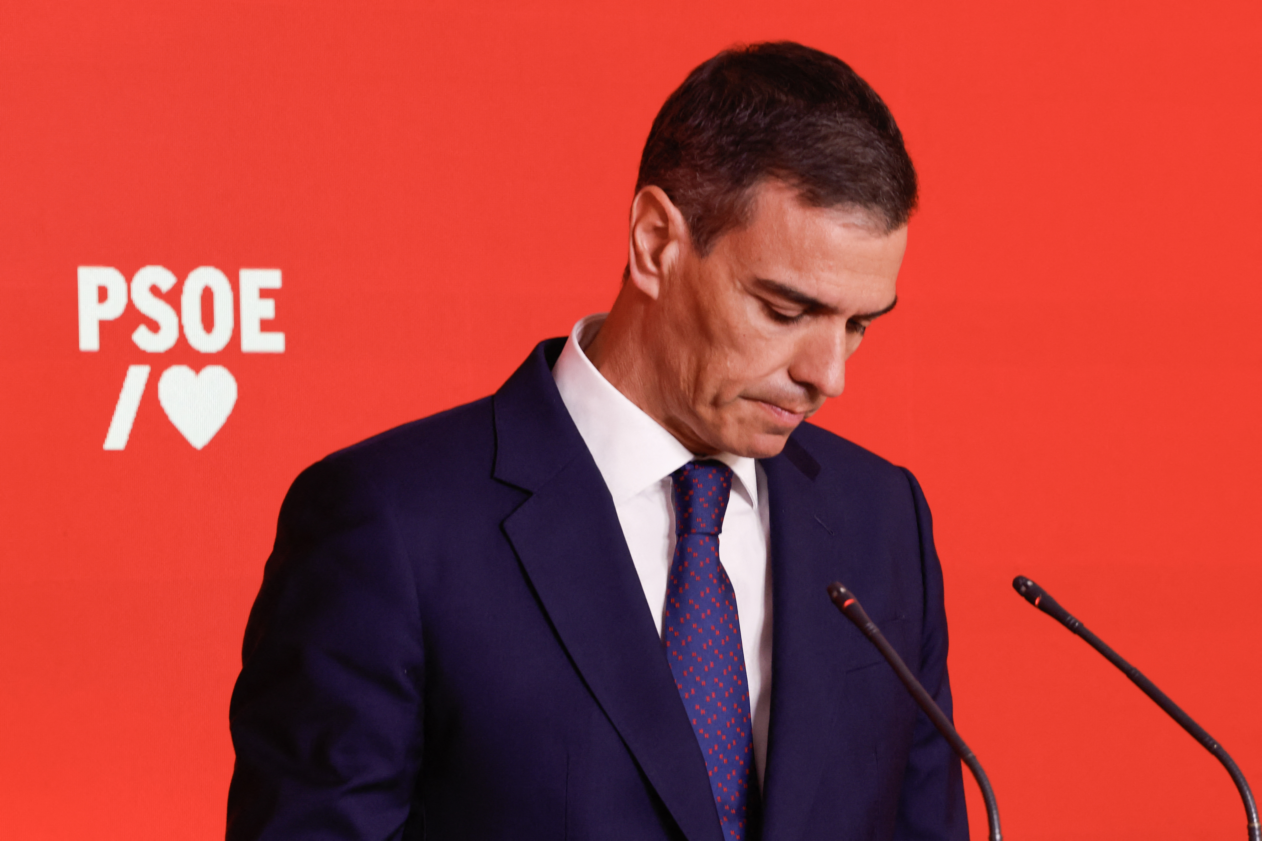 Inicia juicio por corrupción contra ex mano derecha de Pedro Sánchez. Piden  su renuncia por el escándalo - Semana