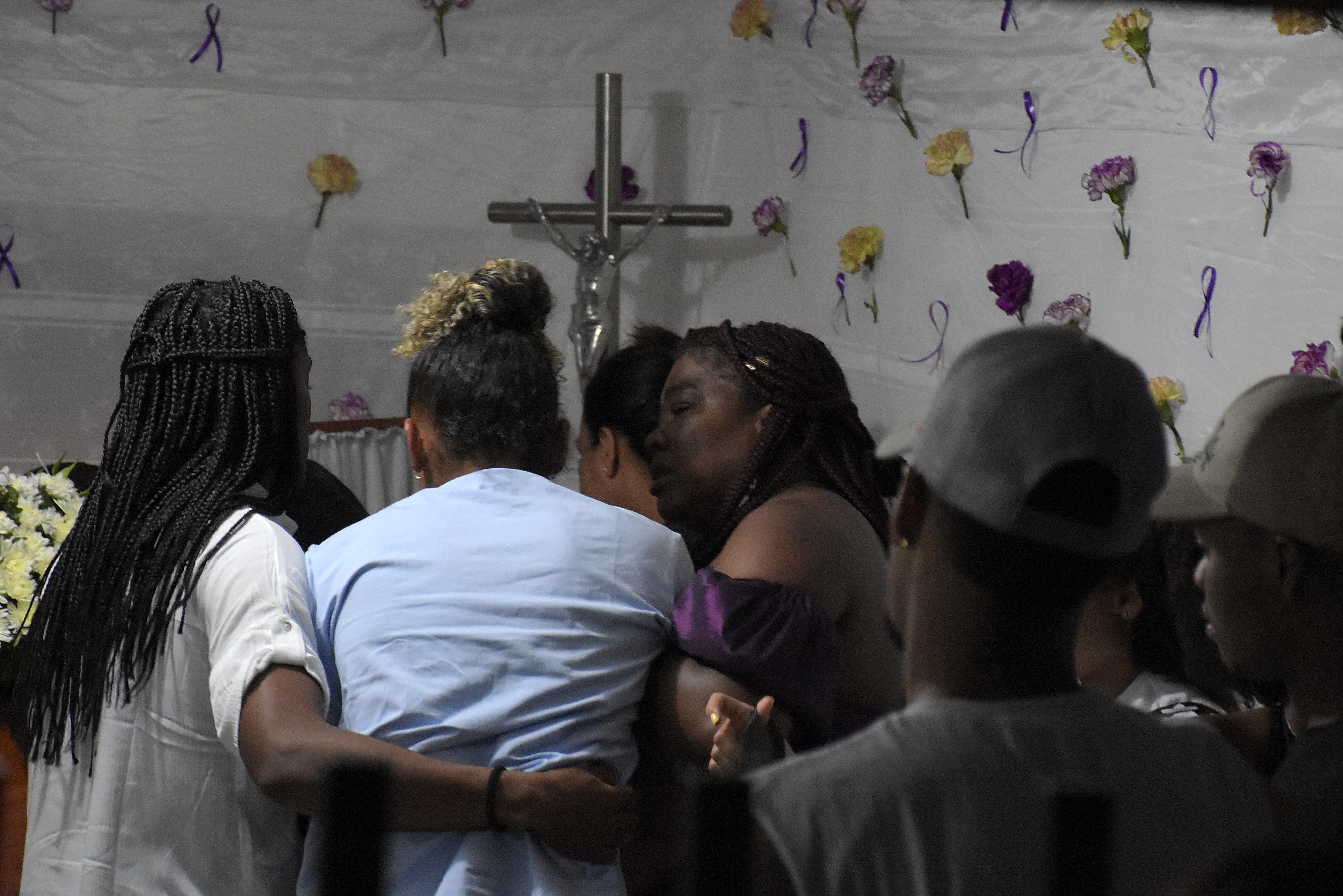 Velorio de Paulo Andrés Carabalí hermano de la Jugadora de la Selección Colombia Jorelyn Carabalí, Asesinado en una discoteca del Norte de la Ciudad.