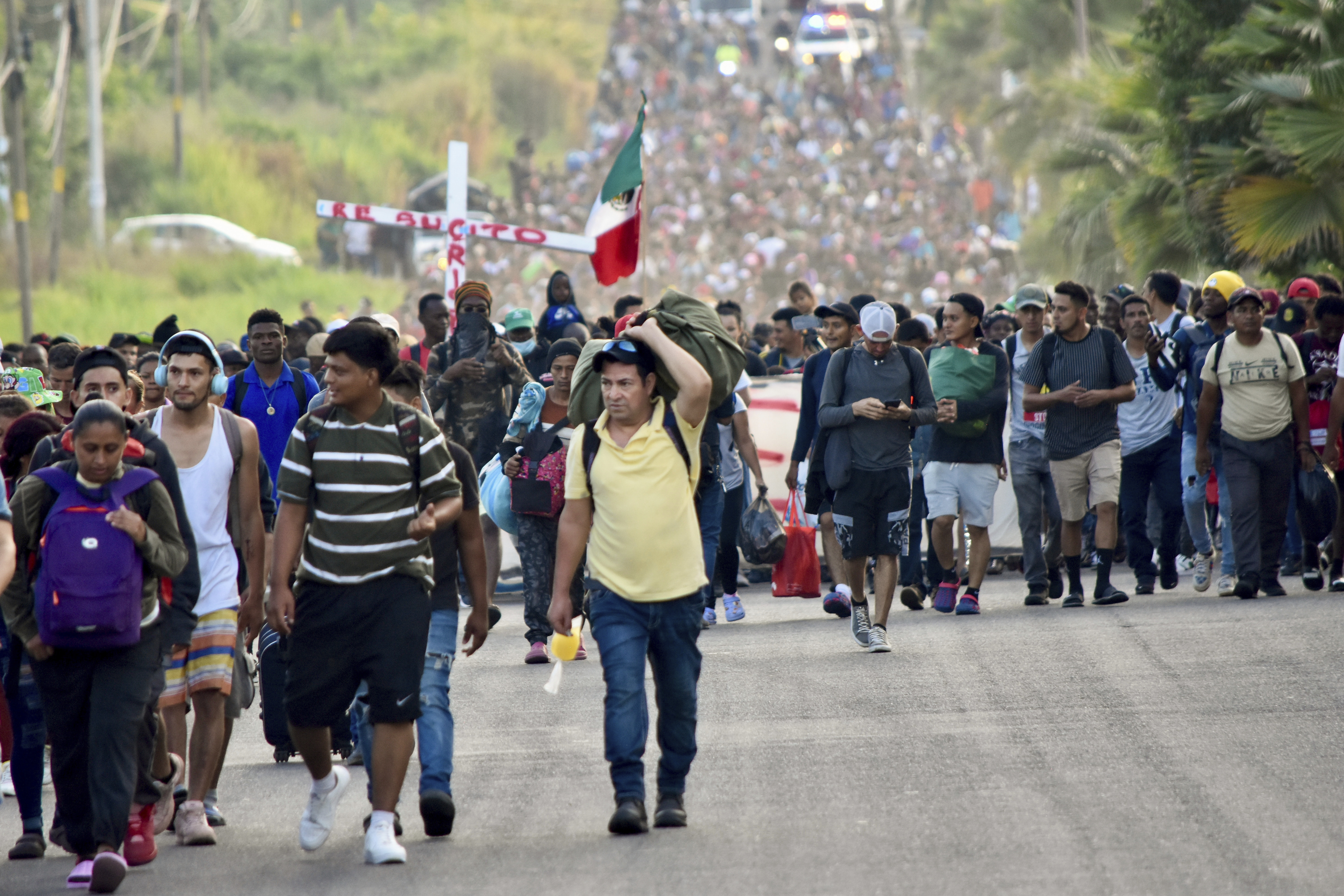 Una caravana de 7.000 migrantes avanza por el sur de M xico y