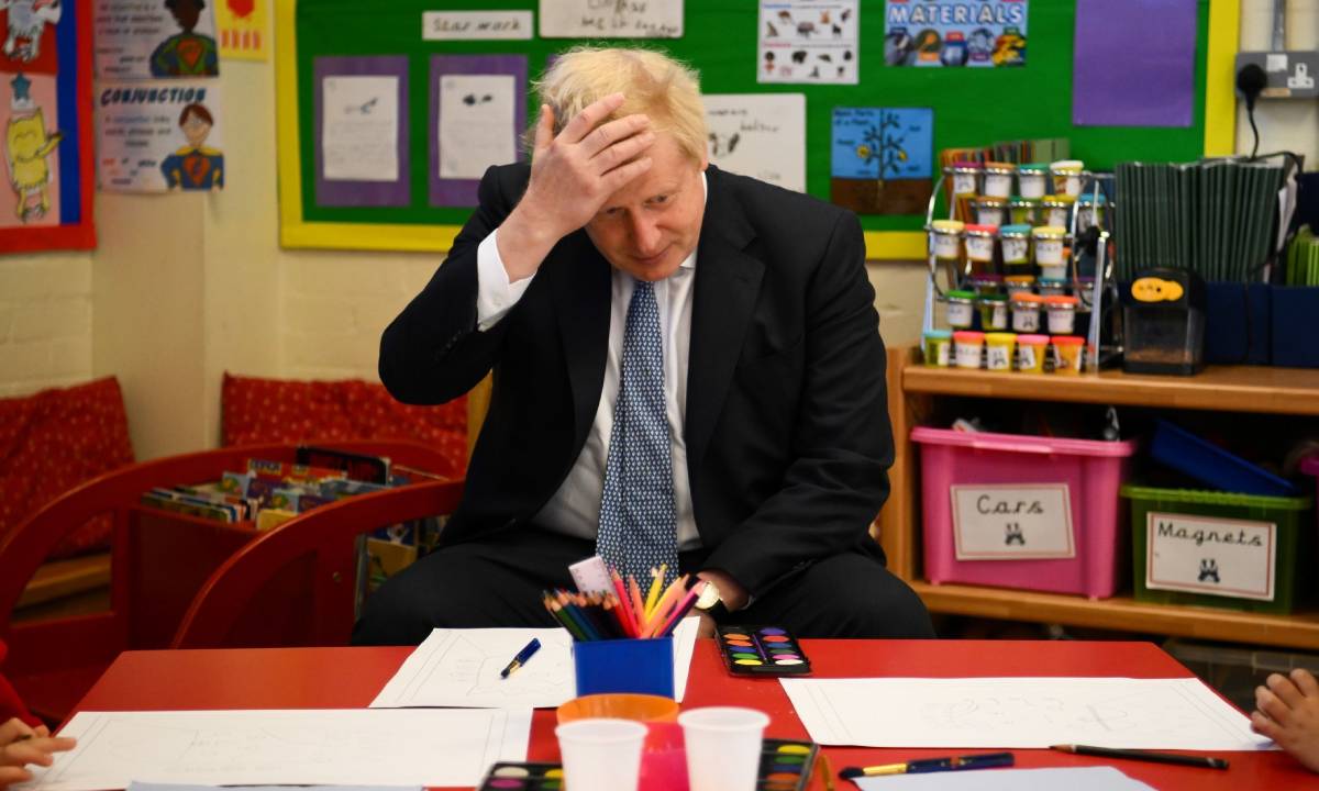 Escándalos del primer ministro habrían sido una de las causas de las derrotas del Partido Conservador en varias localidades durante elecciones locales.