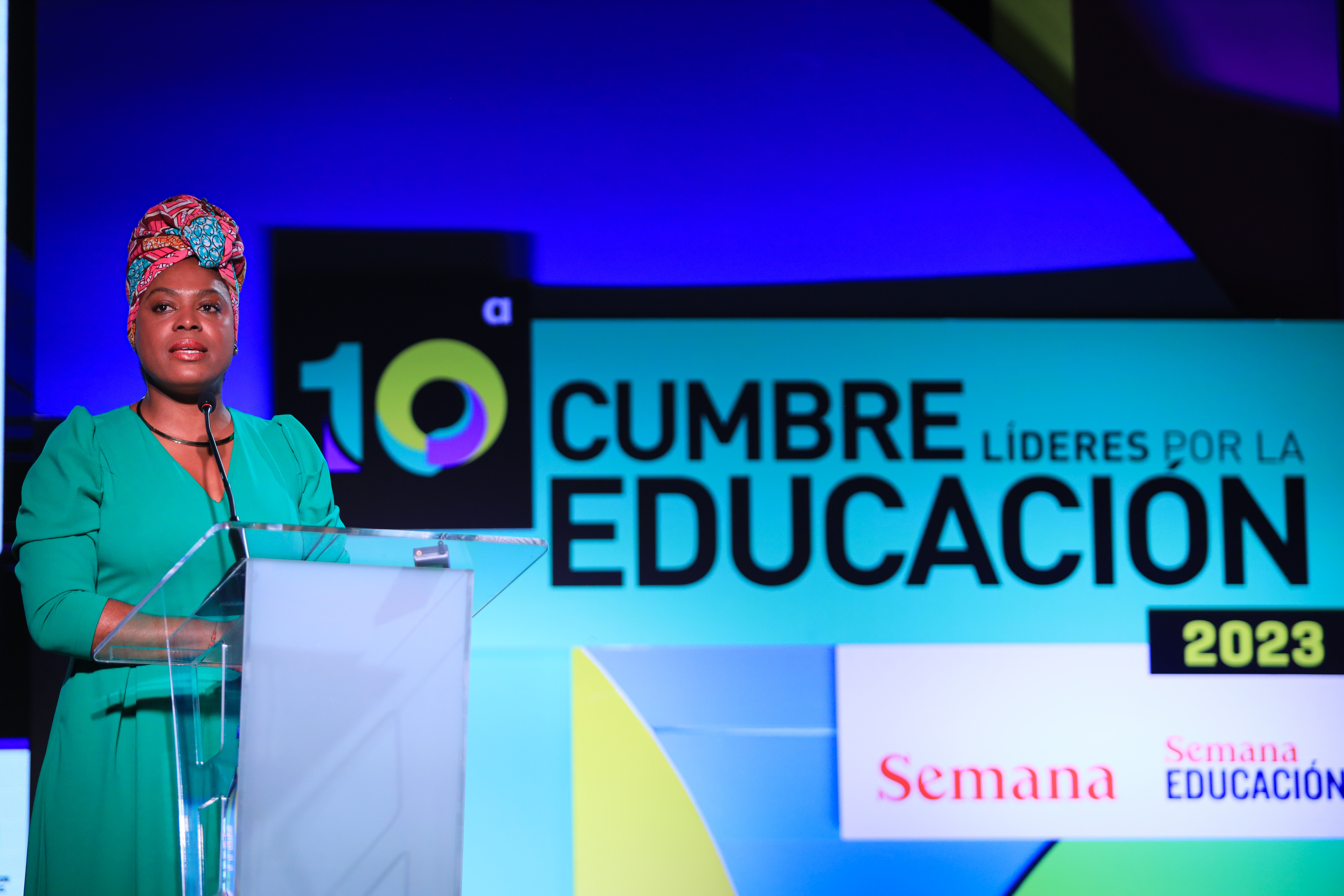 Aurora Vergara, Ministra de Educación