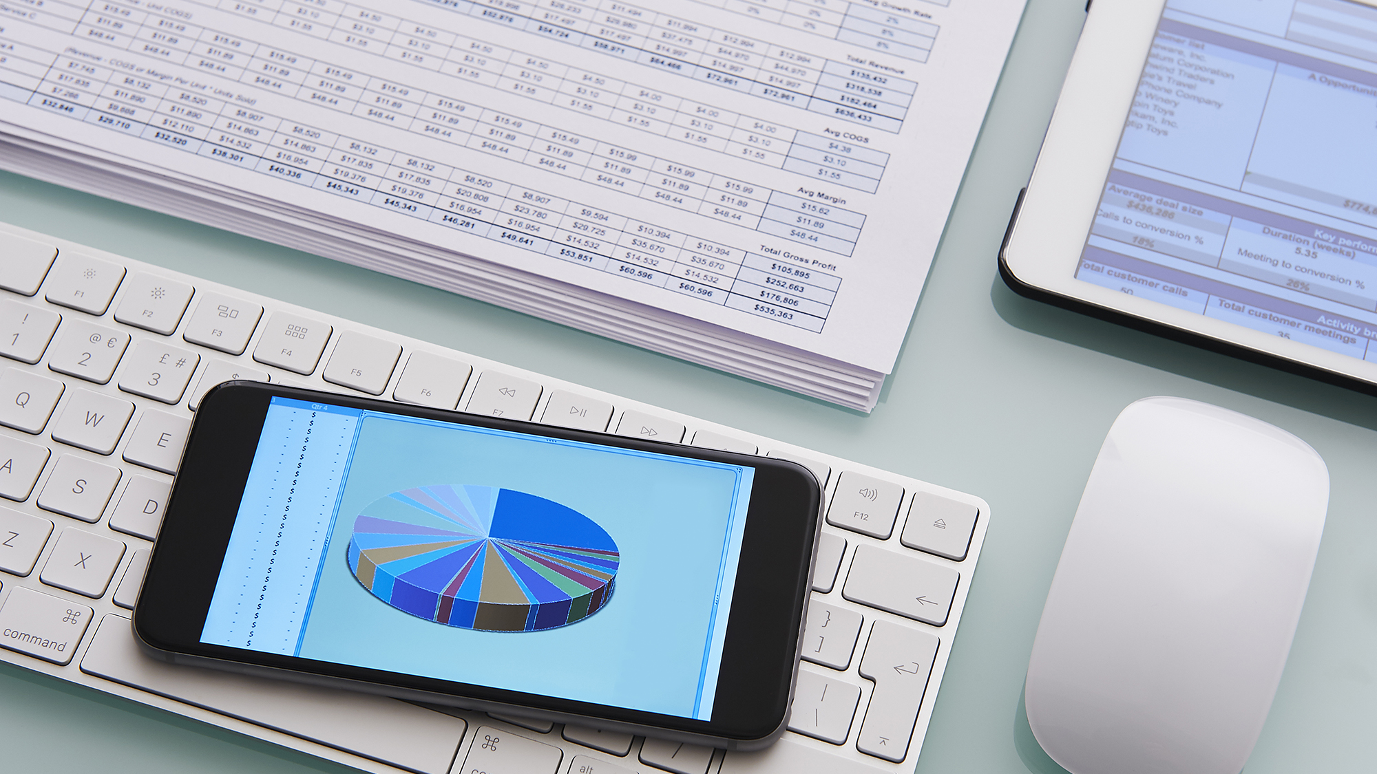 Teléfono inteligente y tableta con datos financieros