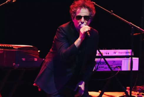 El cantante argentino Andrés Calamaro, durante uno de los conciertos de su gira Tour 22.