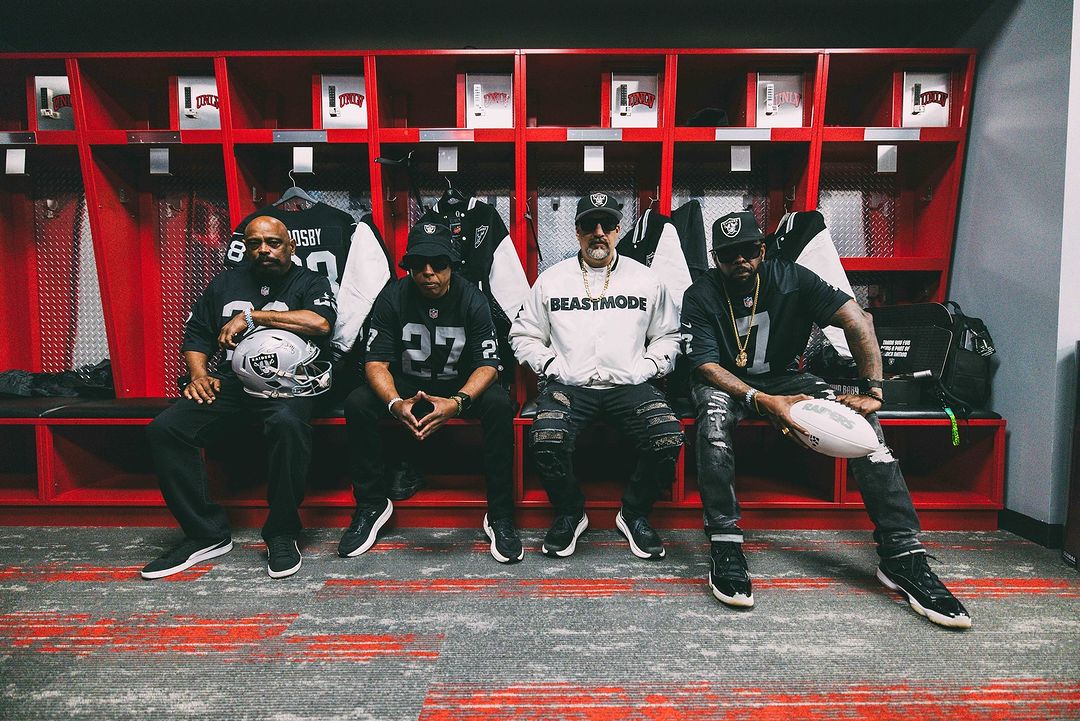 Pero fue con su segundo disco, Black Sunday (1993), que hicieron historia al debutar en el número uno del Billboard 200 y conseguir la certificación triple platino en EE. UU., marcando un hito al ser el primer grupo de hip-hop latino en alcanzar este nivel de éxito.