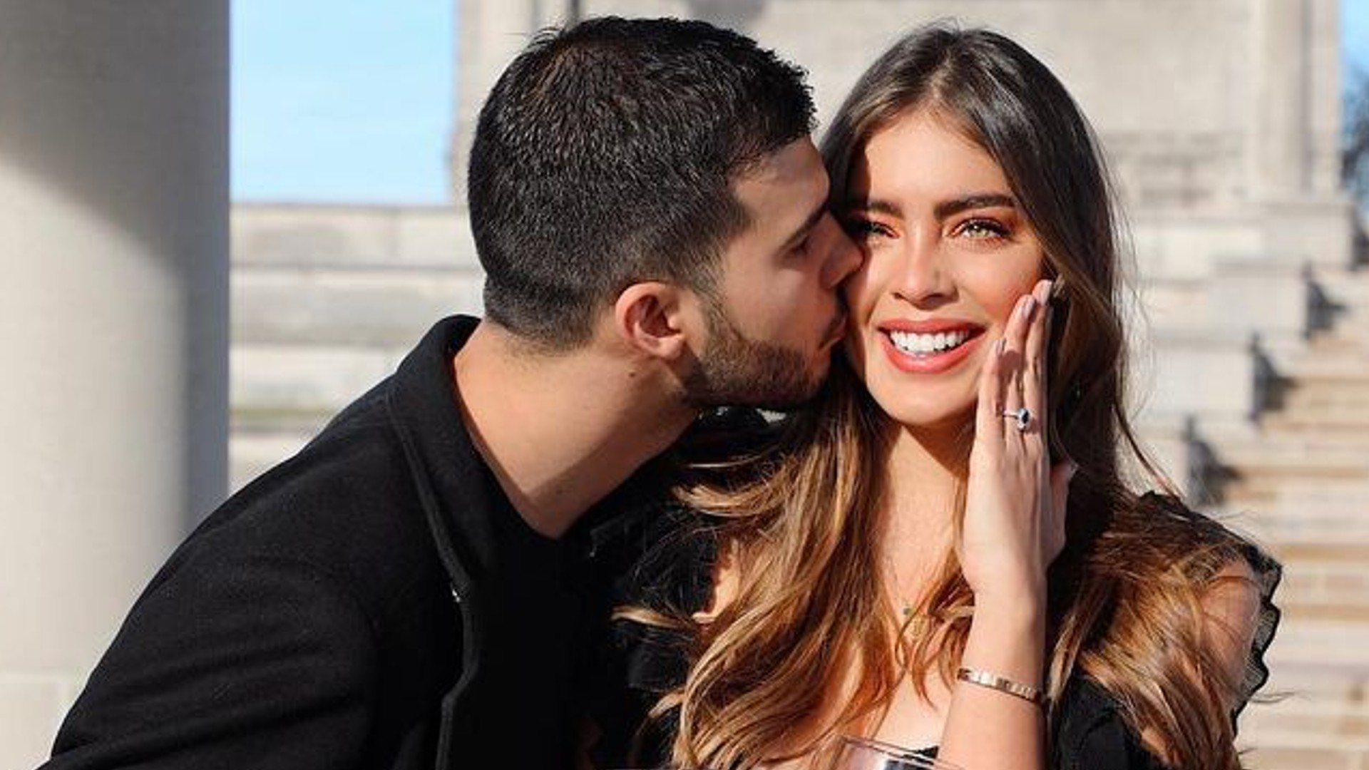 El esposo de Avella es el empresario Nassif Kamle, que se dedica a la industria de los textiles en países de América Latina.