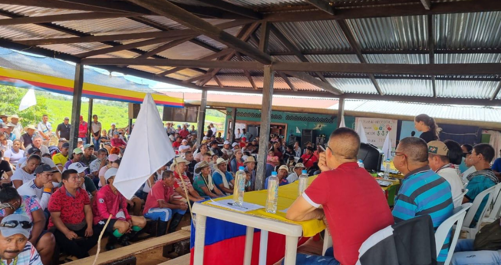Campesinos de Remedios, Antioquia, en medio del refugio humanitario por combates de ilegales.