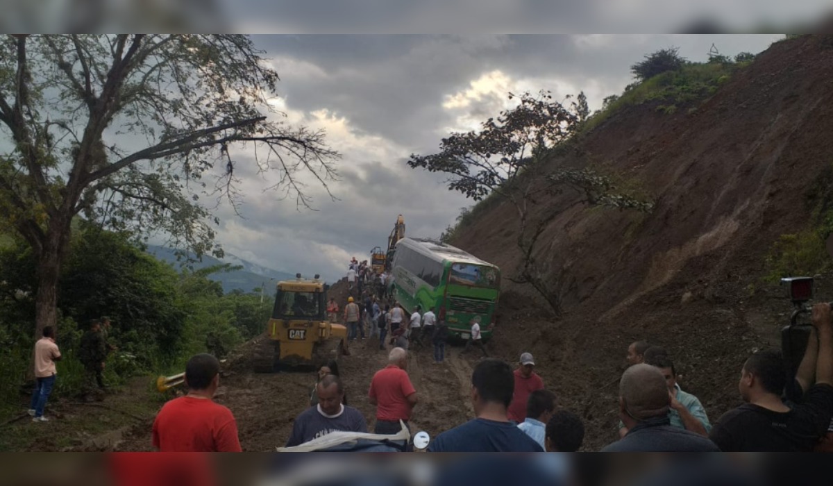 Cierre en la vía Uramita - Dabeiba sector El Tigre kilómetro 27