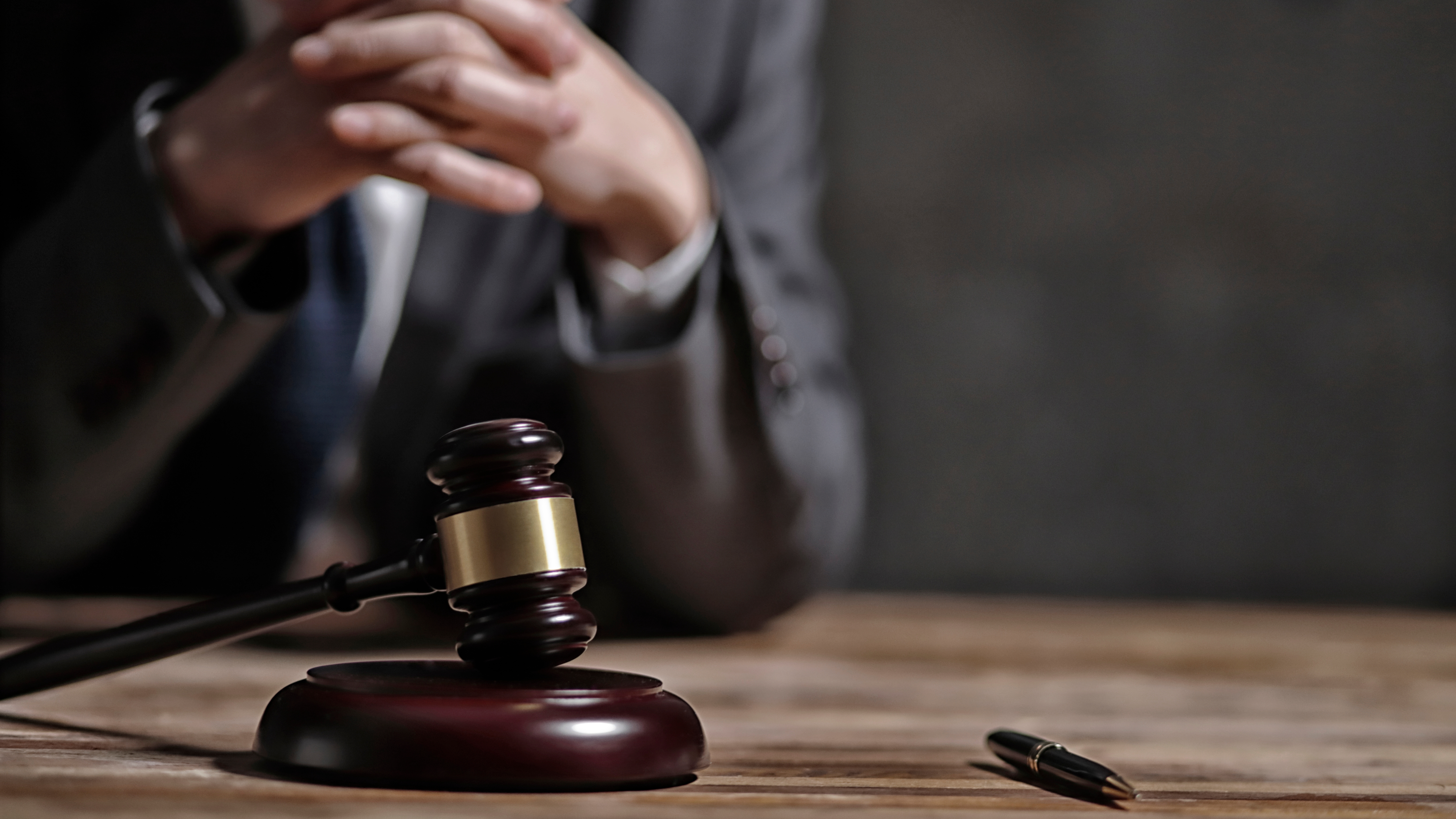 Abogado / Abogados / Juez / Martillo / Justicia - referencia